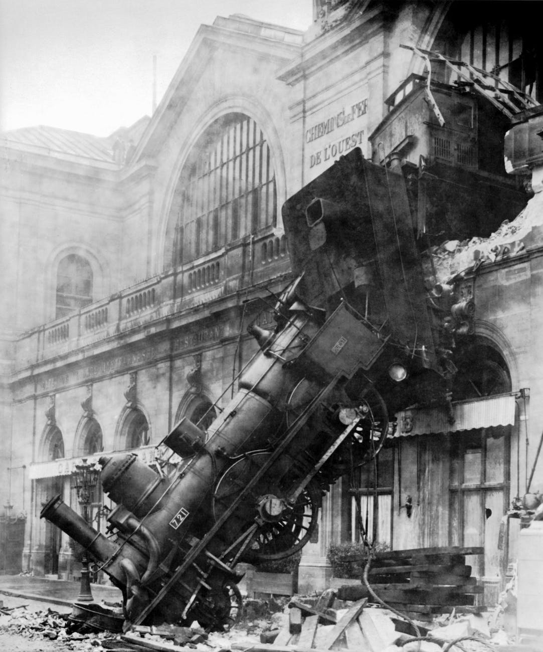 accident disaster steam locomotive train wreck